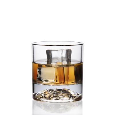 China High Quality Mountain Decorative Lead Free Crystal Customized Glass Whiskey Glass en venta