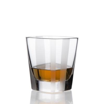 China OEM Gegraveerde Toebehoren van Douanecrystal whiskey glasses as bar Te koop