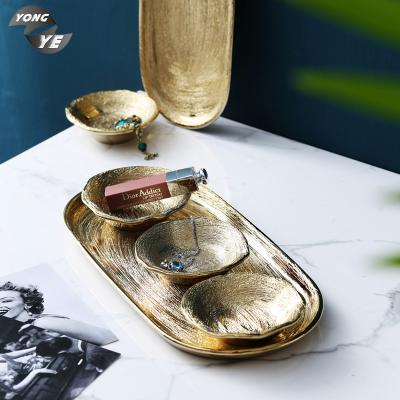 China Elegant Cosmetics Sustainable Luxury Desktop Container Electroplate Ceramic Dish For Jewelry for sale