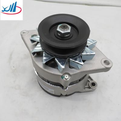 Cina 27040-54060 Auto Electrical Systems New Alternator w/ Pump for HILUX VI Pickup (_N1_) 2.4D 2L 84-98 50A 12V in vendita