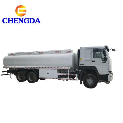 China Sinotruk Howo 6x4 25000L Refueling Diesel Tank Gasoline Oil Tanker Truck For Sale Kenya 6-8L for sale