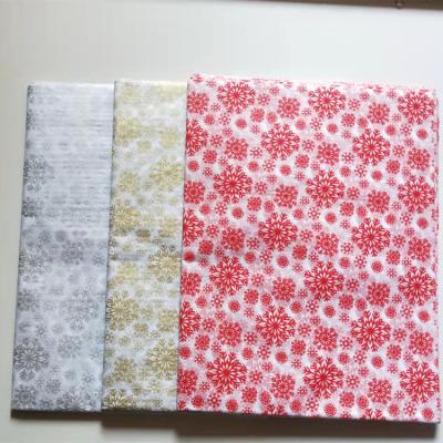 China Recyclable 17g 500*750 25 Sheets Of Snowflake Pattern Christmas Gift Paper for sale