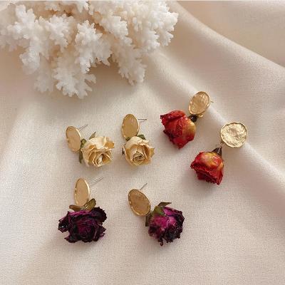 China Delicate Dry Rose Flower Earring For Girls Geometric Gold Plated 2020 Vintage FASHIONABLE Flower Drop Earring for sale