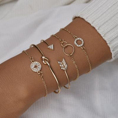 China Hot Selling FASHIONABLE Crystal Arrow Cuff Bracelet Set Shiny Women Gold Plated Zinc Alloy Bracelets Sets Wholesale for sale