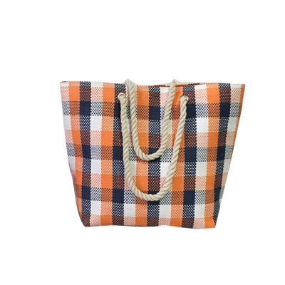 China New Lady Handled Grocery Grid Paper Tote Woven Fashion Shopping Bag for sale