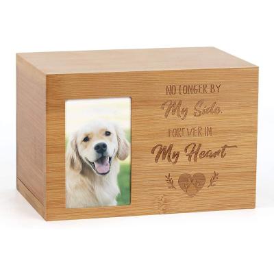 China Viable Wholesales Pamper Good Quality Wooden Pet Caskets and Urns Urns for Animals Ashes Pet Bamboo Urns for sale