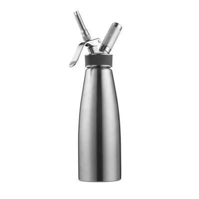 China Sustainable high quality 18/8 stainless steel versatility 1000ml cream whipper with silicone ring on the lid for sale