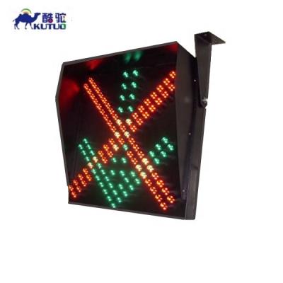 China 600*600mm 600*600*60mm Green Red Cross Arrow LED Traffic Light for sale