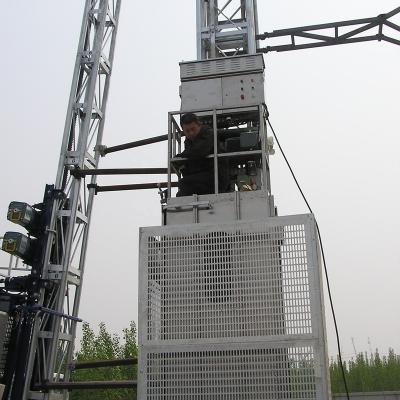 China Mini Passenger Material Hoist elevator/lift for permanent installation en venta