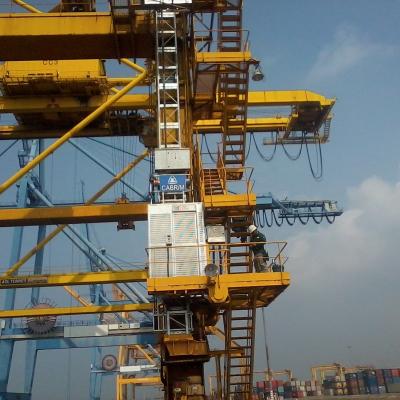 China Mini Passenger Material Hoist Construction Elevator In Port  Long Lifetime zu verkaufen