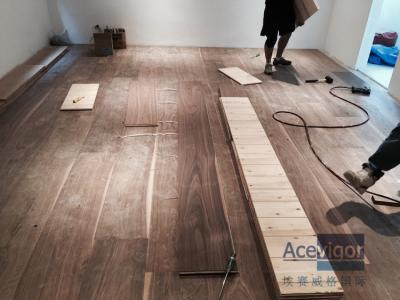 China Customized 20/6 x 300 x 2200mm AB grade American Walnut Flooring for Philippines Villa Project for sale