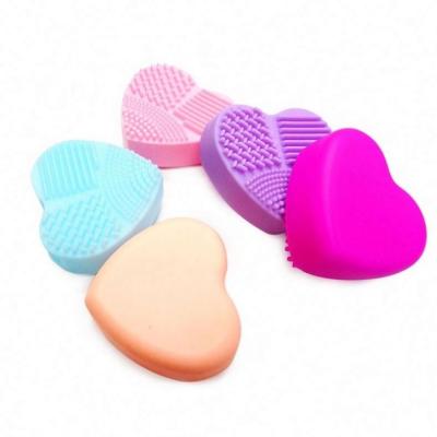 China Makeup brush cleaner tools to clean new heart shape cosmetic silicone brushes makeup brush cleaner cosmetic cleaning mat for sale