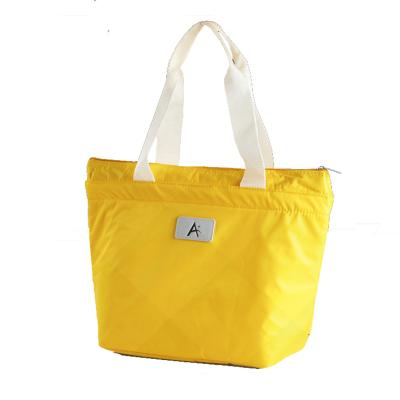 China Custom Recyclable High Quality Outdoor Lunch Cooler Bag For Food With EPE Foil Bag For Packing Yellow Shopping Bags for sale