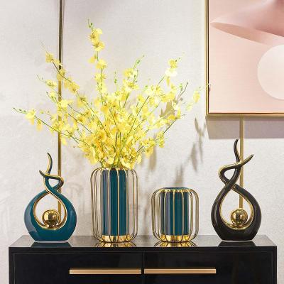 China Coastal Modern Indoor Office Home Decoration Living Room Iron Ceramic Vase for sale