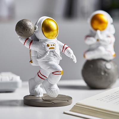 China Modern Sculpture Figurine Home Decoration Resin CartoonNordic Astronaut Contemporary Wholesale Creative Decorations Accessories for sale