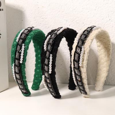 China Winter Fashion New Women Hair Accessories Environmental Friendly Faux Pearl Crystal Furry Simple CLARMER Headband for sale