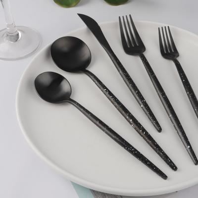 China Sustainable Metal Travel Cutlery Set Sliver Handle 5/16 Pcs Plastic Dinner Set Stainless Steel Flatware for sale