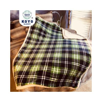 China 2022 flame retardant new raschel 100% blanket bonded polyester knitted flannel with double sherpa layer for sale