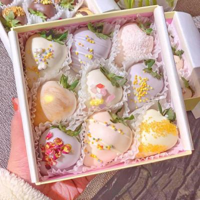 China JM Kids Recyclable Candy Chocolate Retail Boxes Pad Cushion Cute Strawberry Custom Packaging Boxes for sale