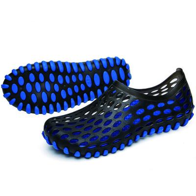 China Anti-Smell Two Tone Water Shoes Swim Pool Anti-Skid Garden Clogs Unisex Shoes for sale