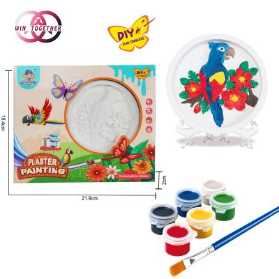 China Diy Painting Set Global Best-Selling Parent-child Interactive Creative Plaster Painting Parrot DIY Pattern Round Plaster Painted Educational Toys for sale