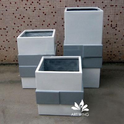 China Durable Material Square Shape Inexpensive Flower Pots In Bulk Indoor Fiberglass Flowerpot for sale