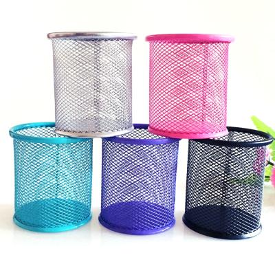 China Korean creative fashion metal round pen holder desk to receive color iron pen barrel office supplies stationery en venta