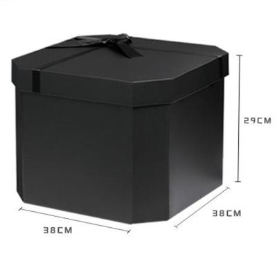 China Recyclable Luxury Black Paper Gift Box For Backpack Bags for sale