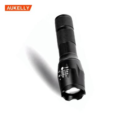 中国 Tactical Flashlight XML-T6 1000Lumen 5 Mode Convenient LED Torch Flexible Led Light 販売のため