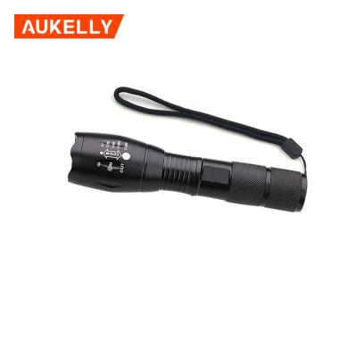 中国 Backup Zoomable 5 Mode XML T6 Led Torch High Power Hunting Flashlight Rechargeable Flashlight 販売のため