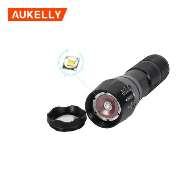 中国 Japan waterproof rechargeable flashlight world best selling torch light geepas flashlight with charger 販売のため