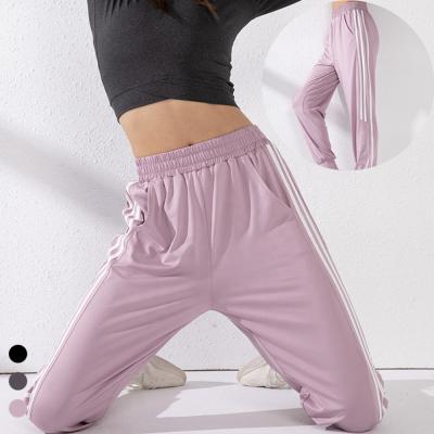 China Breathable Support Customized Women's Sweat-Wicking Services Polyester Spandex Reflective Brand Yoga Pants Gaiters for sale