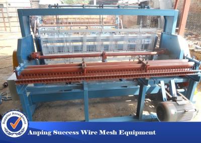 Chine Flat Top Crimped Type Wire Mesh Weaving Machine For 1 - 30m Length à vendre