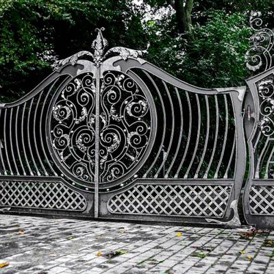 China Easily Assembled Lattice And Gates Type Sandblesting Galvanized Finished Iron Bar Fence for sale