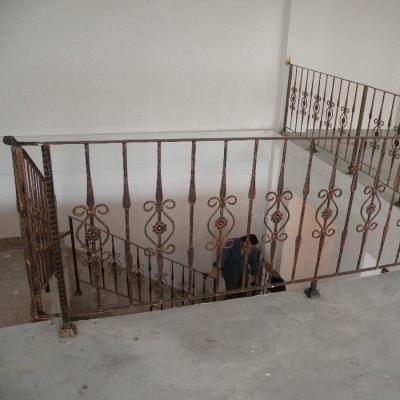 China Hot Sale Simple Wrought Iron Stair Railing for sale