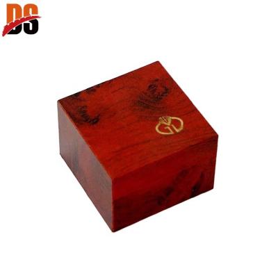 China DS Handmade Luxury Ring Box Customized Wedding Ring Storage Case Wooden Gift Box Wooden Jewelry Box for sale