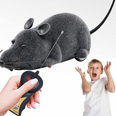 China Viable Hot Selling Mouse Toy For Pet Cat Interactive Rat Mouse RC Control From Amazon New Cat Toys Electronic Wireless Remote for sale