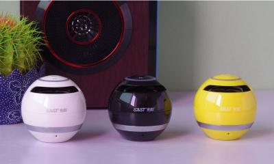 China Round Cordless cystle Music Mini Bluetooth Speaker for Smartphone / iPhone for sale