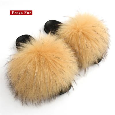 China Fashion Trend Custom Raccoon Fur Slides Large Real Raccoon Fur Slides Real Raccoon Fluffy Fur Slippers For Women for sale