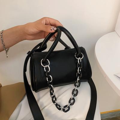 China Cute Fashion Small Bucket Clips Girls Messenger Bags Young Lady FashionWoman Popular Handbags for sale