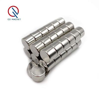 China Industrial Super Strong Neodymium Magnet N48 Diametrically Disc Round Cylinder Magnet for sale