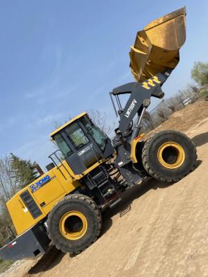 China Pulley Traction Used Front End Loader XCMG LW700FV With 7000kg Capacity for sale