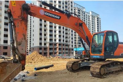 중국 중고용 Doosan DX215 배크호 엑가버 발굴기 20800kg 0.92m3 버킷 판매용