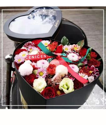 China 2022 Luxury Customized Recycled Materials Gift Packaging Valentine Day Heart Shaped Jewelry Packaging Box Gift Boxes For Clothing Chocolate Flower for sale