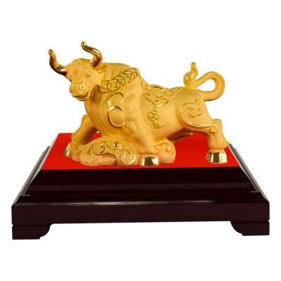 China Minimalist Custom Advanced Gift for Chinese New Year 2021 Bull Figurine Metal Crafts with Pure 24K 99.9% Gold Plating OX Statue for sale