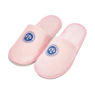 China Hotel/Travel/Logo Bride Slippers Bridesmaid Slippers Factory Customized Indoor To Wedding Slipper for sale