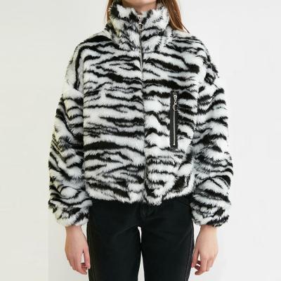 China PF2304 Women Windproof Shearling Top Fur Coat Front Zipper Up Winter Jacket Zebra Print Stand Collar Crop Jacket With Vertical Pocket for sale