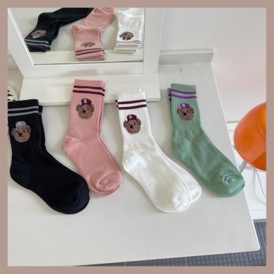 China QUICK DRY 75% Cotton Cartoon Brown Bear Jacquard Ribbed Cute Sports Spandex Socks Women for sale