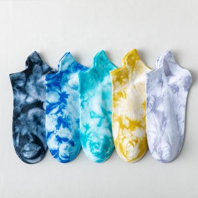 China 2021 Antibacterial New Link Dyed Breathable Ankle Socks Men And Women Fashionable Boat Socks for sale