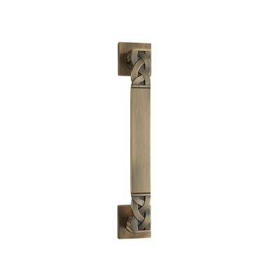 China Retro Design Modern Luxury Style Brass Cladding Zinc Alloy Cabinet Pull Door Handle for sale